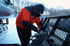 两人忙活了好一阵子