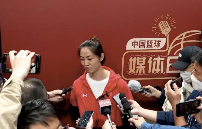 中国三人女篮冲击巴黎奥运:三步走路线解析—