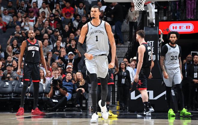 杜兰特高效砍29分助火箭胜猛龙，坎宁安15助攻引