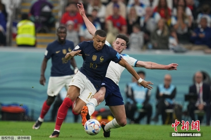 楚阿梅尼破门吉鲁绝杀 法国2-1英格兰晋级四强