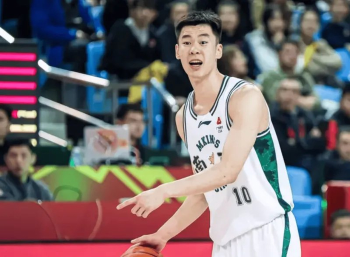 同曦大胜吉林全民皆兵 17分优势展现团队实力