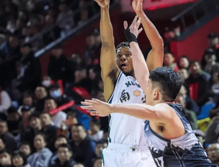 同曦大胜吉林全民皆兵 17分优势展现团队实力